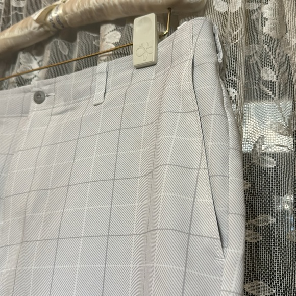 Ben hogan size 36 men’s plaid shorts, white and gray - Picture 4 of 8